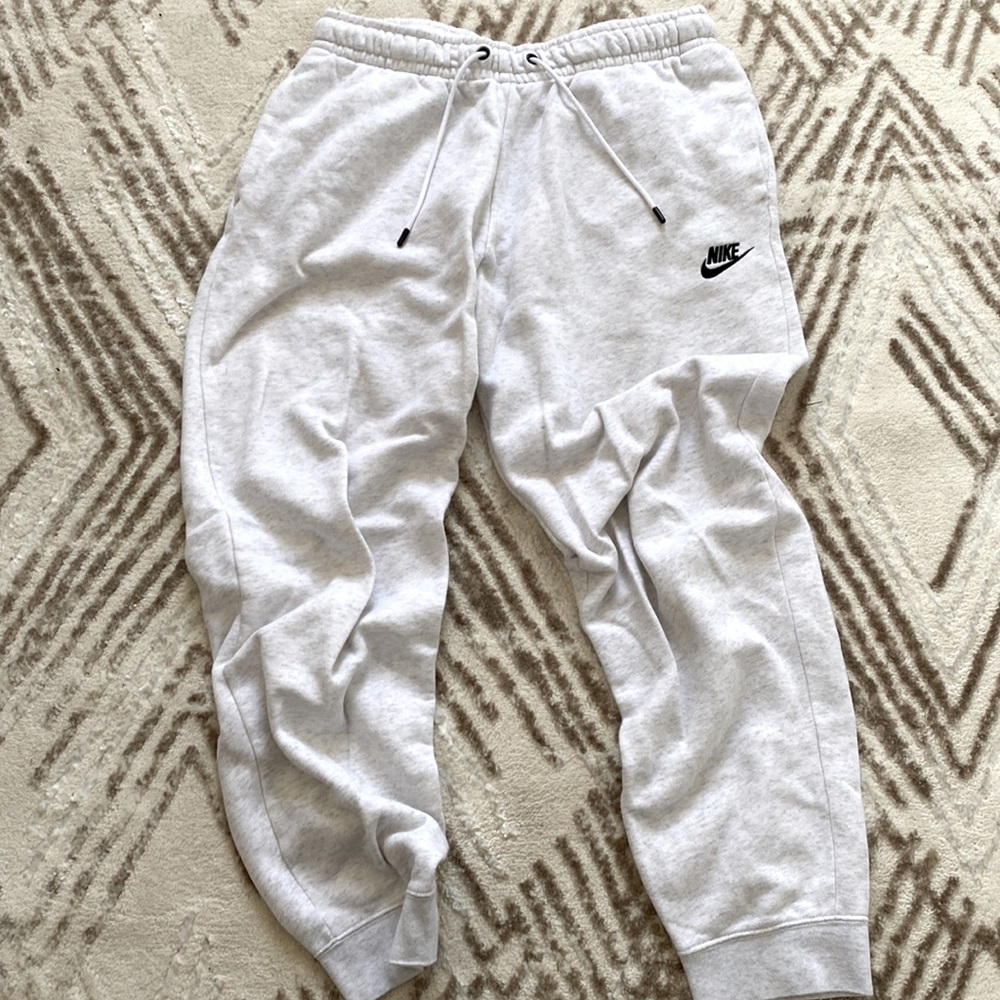 White Nike sweat pants worn twice